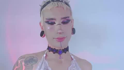     online show from March 25, 1:01 am