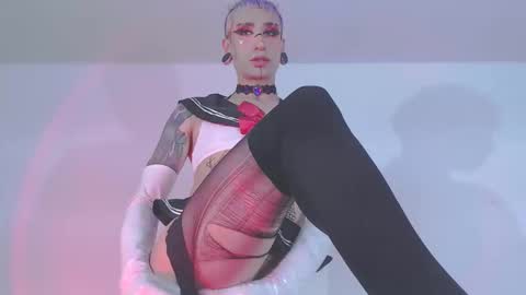     online show from April 9, 11:10 pm