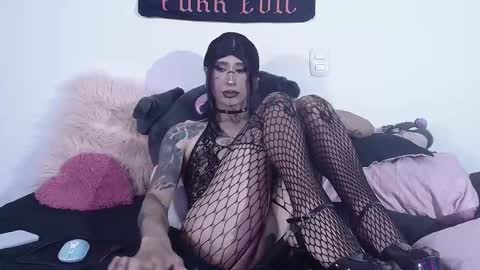     online show from December 3, 11:59 pm