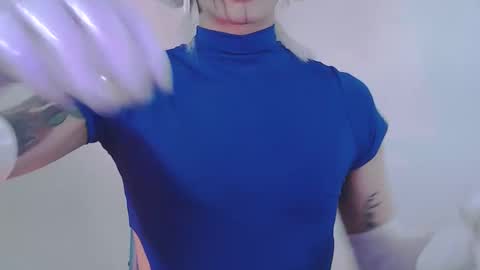     online show from December 18, 11:22 pm