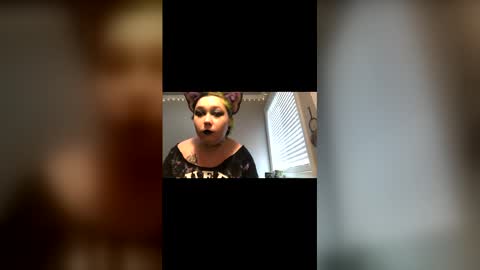 alientboy online show from February 19, 7:13 pm