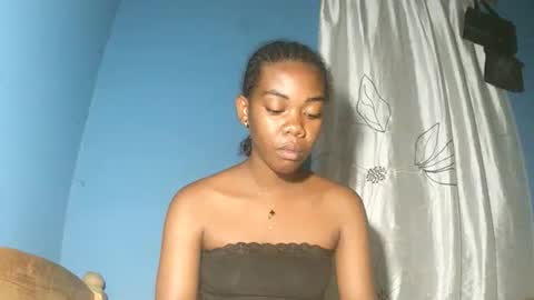 alihane21 online show from February 25, 6:55 pm