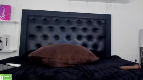 alika_jonhson_ online show from April 19, 6:10 pm