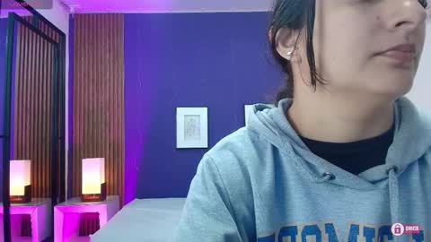 Snapshot of alina_martinelli chatting on October 1, 12:04 pm Alina online show from October 1, 12:04 pm