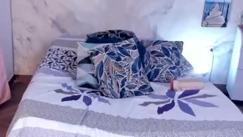 alinabozz1 online show from May 1, 10:37 pm