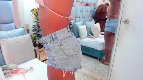 alinamoretz online show from December 17, 2:51 am