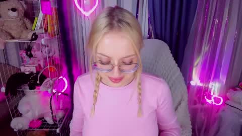 alinaocean online show from April 13, 5:50 pm