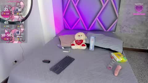 alise_mason online show from April 24, 7:10 am