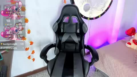 alise_mason online show from May 13, 6:45 am