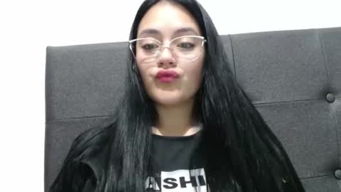 Snapshot of alisha_9997 chatting on October 10, 3:34 am alisha_9997 online show from October 10, 3:34 am