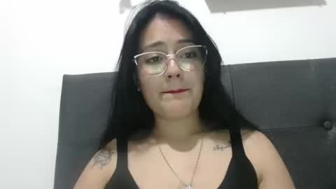 Snapshot of alisha_9997 chatting on October 17, 10:36 pm alisha_9997 online show from October 17, 10:36 pm