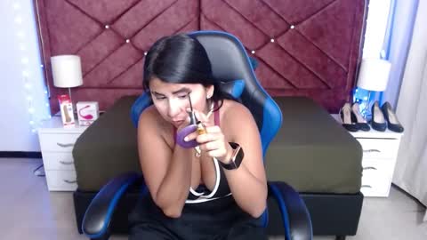 alisha_gamskar13 online show from April 8, 12:52 pm