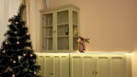 Alisia online show from January 15, 8:45 am