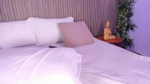 Alisson online show from April 14, 5:27 pm