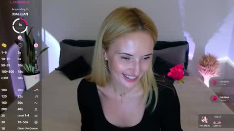 alisssarose online show from October 17, 9:19 pm