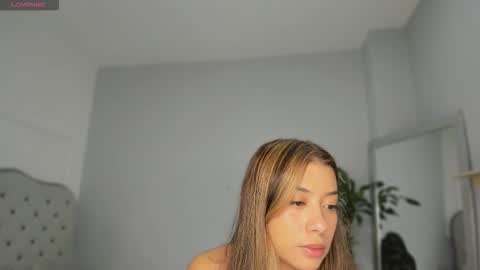 Snapshot of alix_18 chatting on September 12, 11:01 am alix_18 online show from September 12, 11:01 am