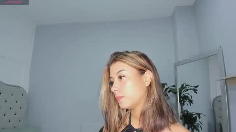 Snapshot of alix_18 chatting on September 26, 11:29 am alix_18 online show from September 26, 11:29 am