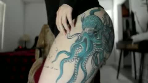 alix_valentine online show from February 5, 10:02 pm