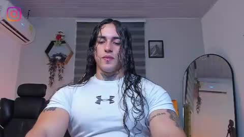 independent model 3 online show from July 8, 4:05 am