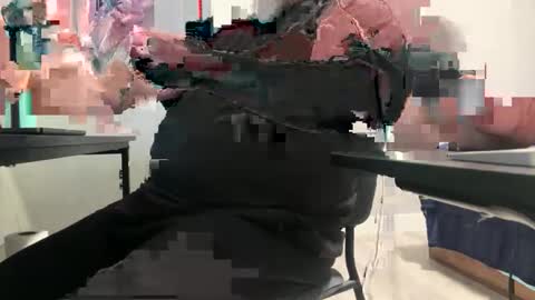 Allergictolove online show from April 4, 3:19 pm