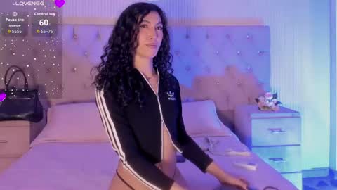 AlliceMackenzie online show from June 18, 7:47 am