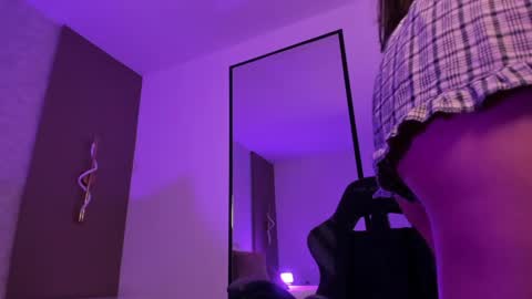 A L L I E online show from April 11, 6:40 am