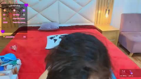 Aliie  online show from November 28, 12:45 pm