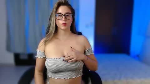 allieemod online show from March 3, 2:15 am