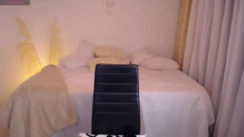 Allie  online show from December 5, 12:21 am