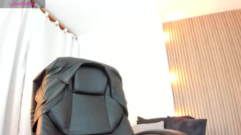 allison_fosther online show from November 28, 3:47 am