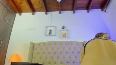 Snapshot of allisson_m chatting on February 14, 12:03 pm allisson online show from February 14, 12:03 pm