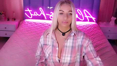 AlwaysHot online show from March 24, 2:17 am