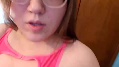 Snapshot of allycatpurrs chatting on September 16, 12:23 am Allycatpurrs online show from September 16, 12:23 am