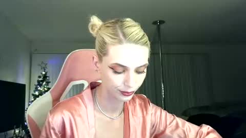 Ally Girl In Her Ally World online show from December 2, 3:38 am