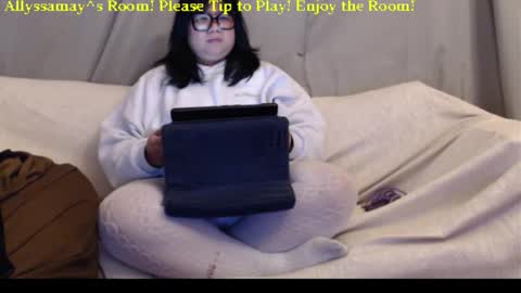 Allyssamay online show from January 13, 6:54 am