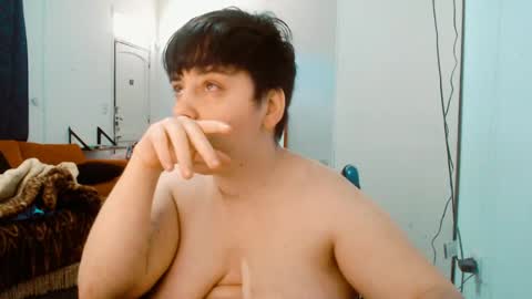 Almond online show from November 9, 6:54 pm