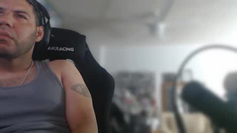 simplyfaded online show from November 22, 11:08 am