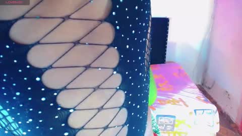 alondragill_ online show from May 16, 3:36 am