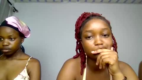 Elly online show from March 18, 7:03 am