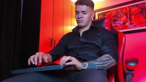 alpha_dominus_ online show from December 2, 6:10 am