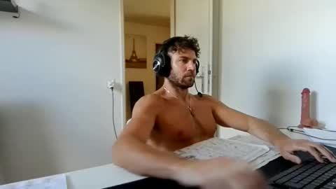 alphah_hunk online show from April 21, 1:29 pm