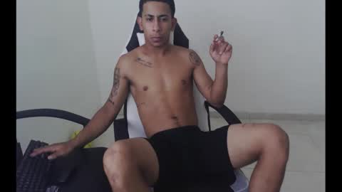 alphas_latins online show from April 3, 9:55 pm