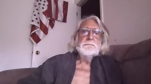 AlphaUniform online show from July 4, 7:28 pm