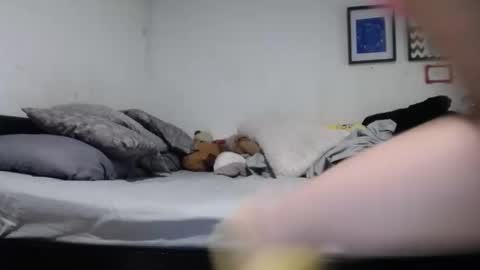 Alyn Maria online show from February 2, 12:30 am