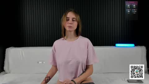 Snapshot of alyona_24 chatting on December 7, 11:56 am Alena online show from December 7, 11:56 am