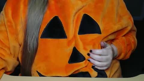 Alyss Skye online show from October 5, 1:47 am