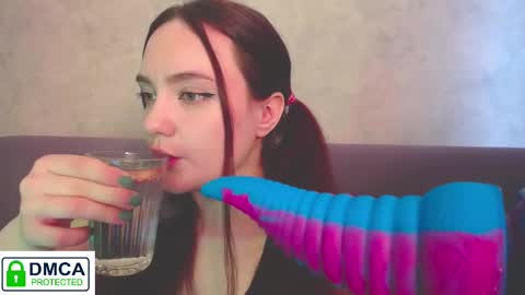 Snapshot of alyssa__scarlet chatting on February 27, 9:07 am Alyssa online show from February 27, 9:07 am