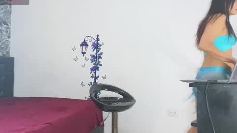 victoria milf online show from November 28, 8:05 pm