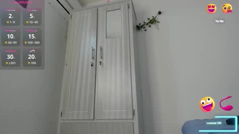 Snapshot of amaia_baez chatting on October 3, 9:01 pm AMAIA online show from October 3, 9:01 pm