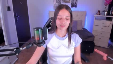 Snapshot of amaia_daniells chatting on February 3, 3:53 am B I A N C A online show from February 3, 3:53 am